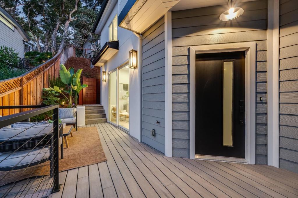 608 Lakeview Way Property Photo 2