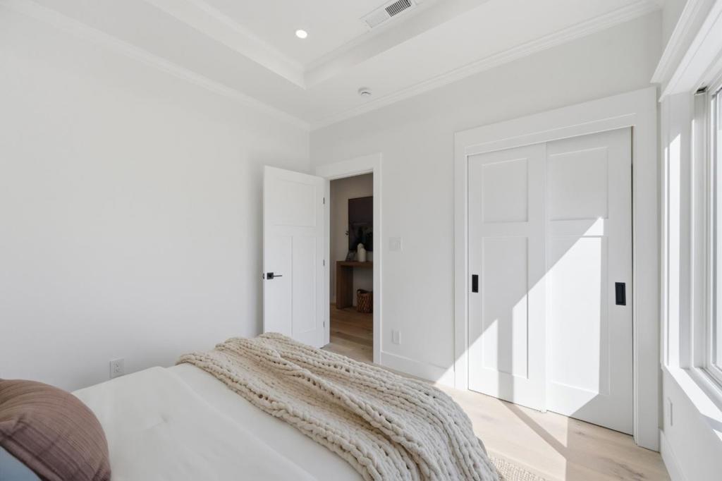 608 Lakeview Way Property Photo 32
