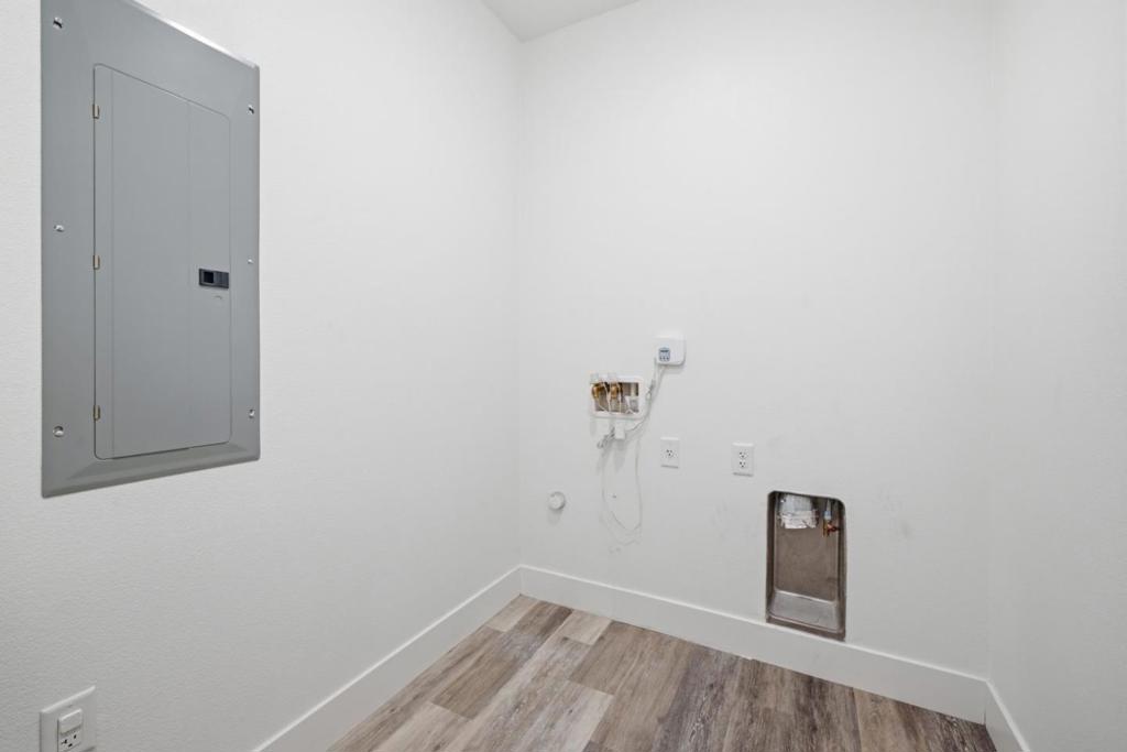 2359 Halogen 104 Property Photo 24