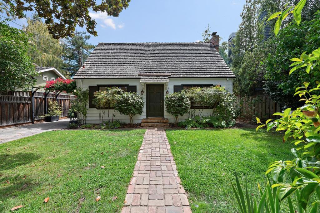 887 Harvard Avenue Property Photo 1