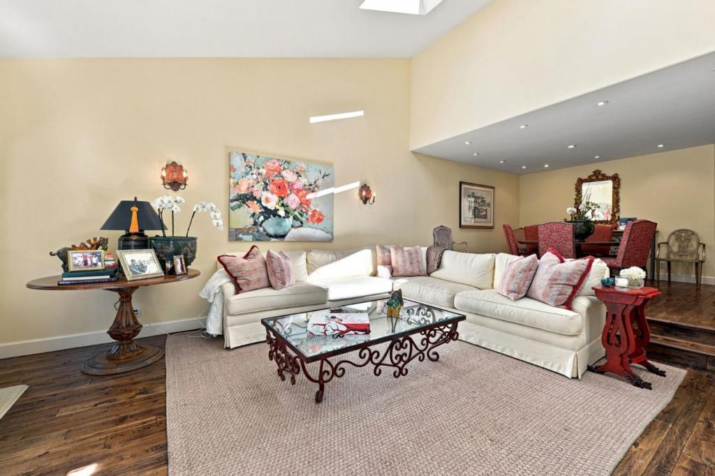 1252 Sharon Park Drive Property Photo 8