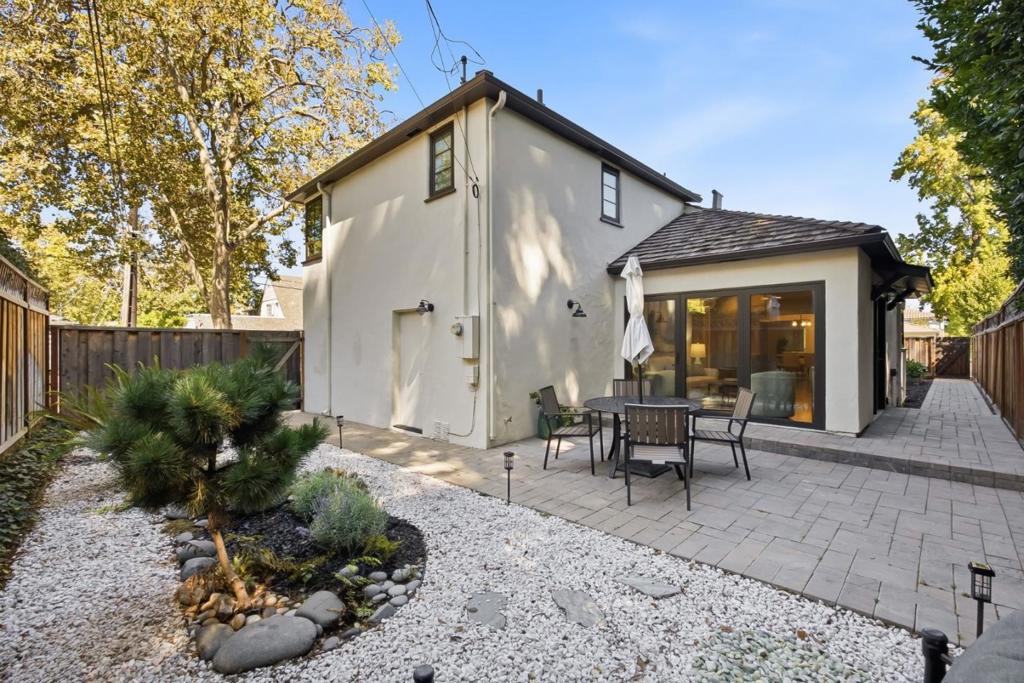 591 Sierra Property Photo 30