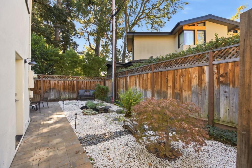 591 Sierra Property Photo 32
