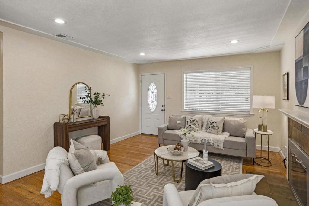 2711 Coit Drive Property Photo 8