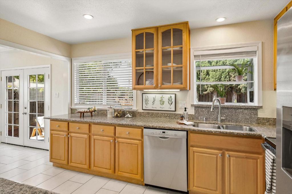 2711 Coit Drive Property Photo 12