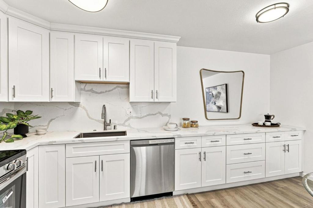 460 Auburn Way 18 Property Photo 8