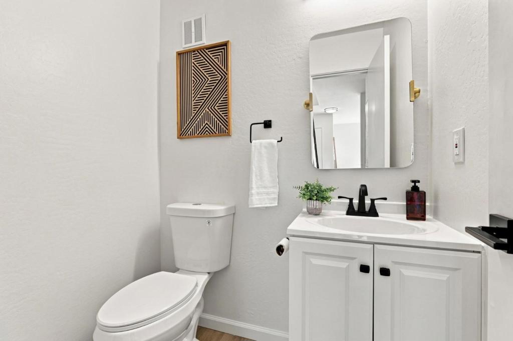 460 Auburn Way 18 Property Photo 11
