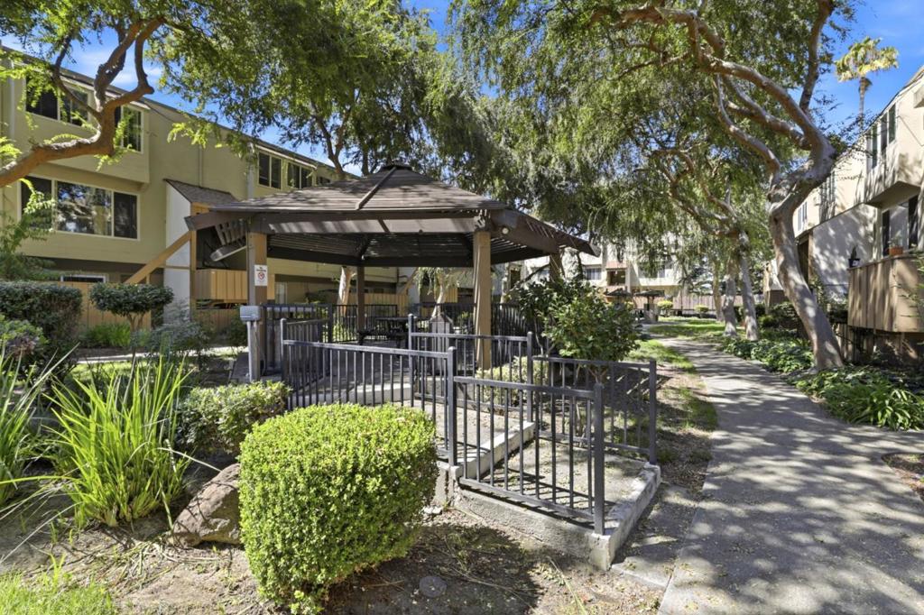 460 Auburn Way 18 Property Photo 25