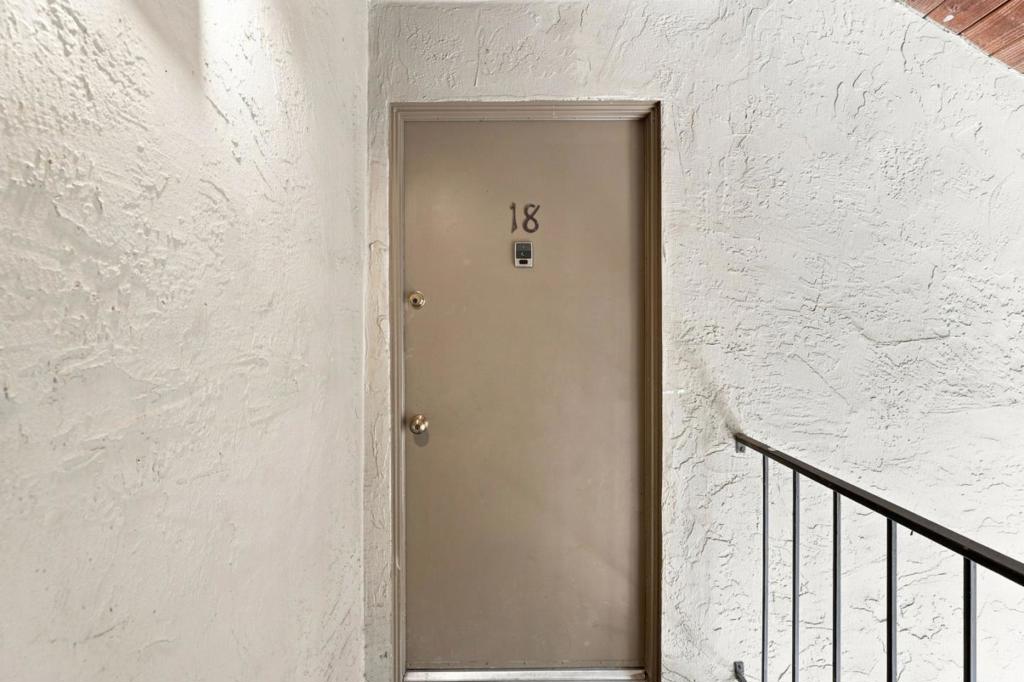 460 Auburn Way 18 Property Photo 30