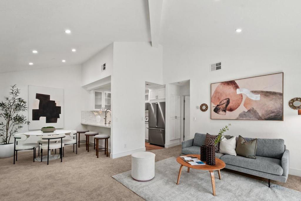 2014 La Terrace Circle Property Photo 1