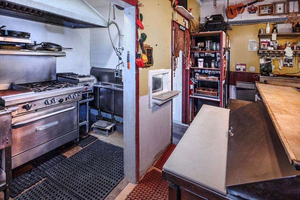 65846582 Mission Street Property Photo 8