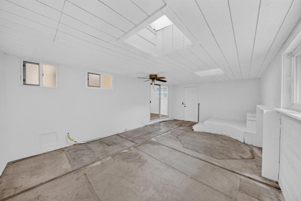4034 Ezie Street Property Photo 28