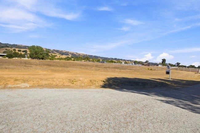 ML82059654 Property Photo 2