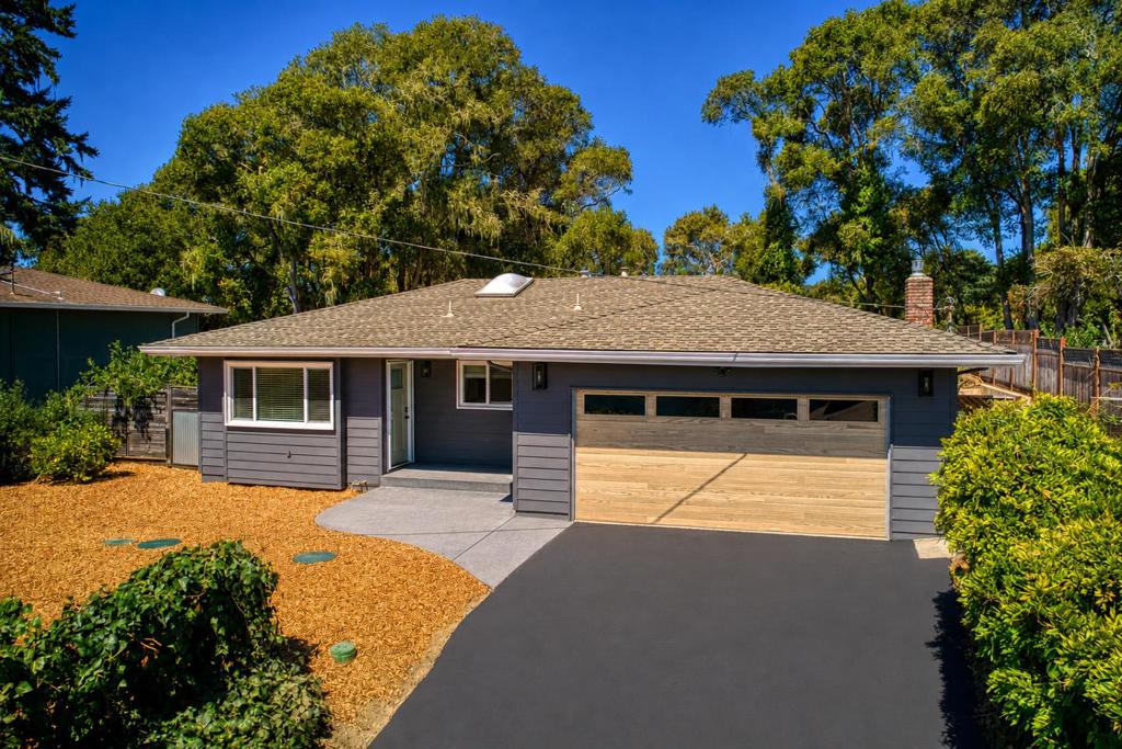 151 Siesta Drive Property Photo 1