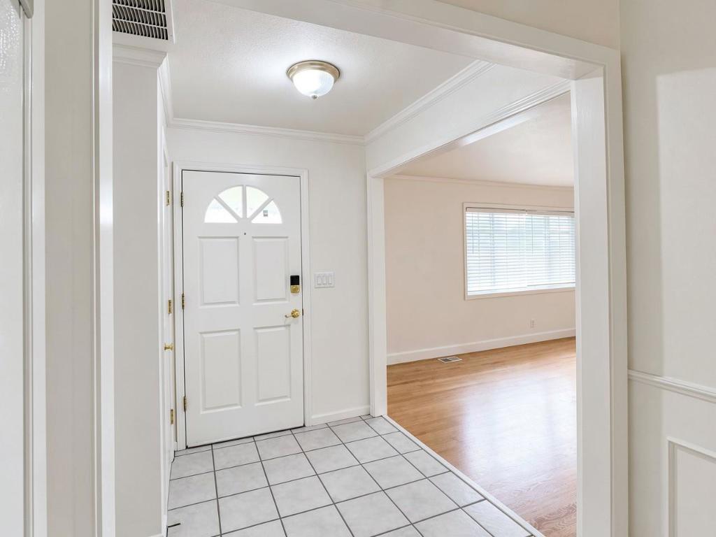 10 Chalon Circle Property Photo 2