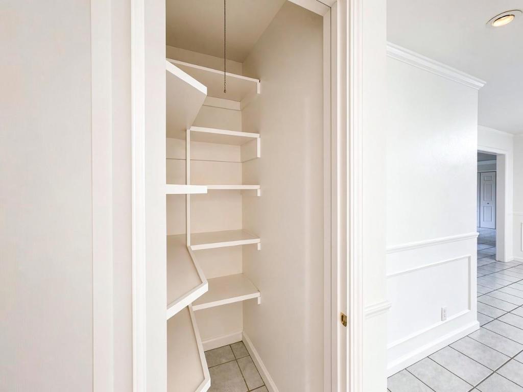 10 Chalon Circle Property Photo 8