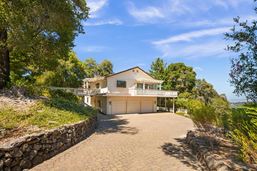 24635 Heather Heights Road Property Photo 1