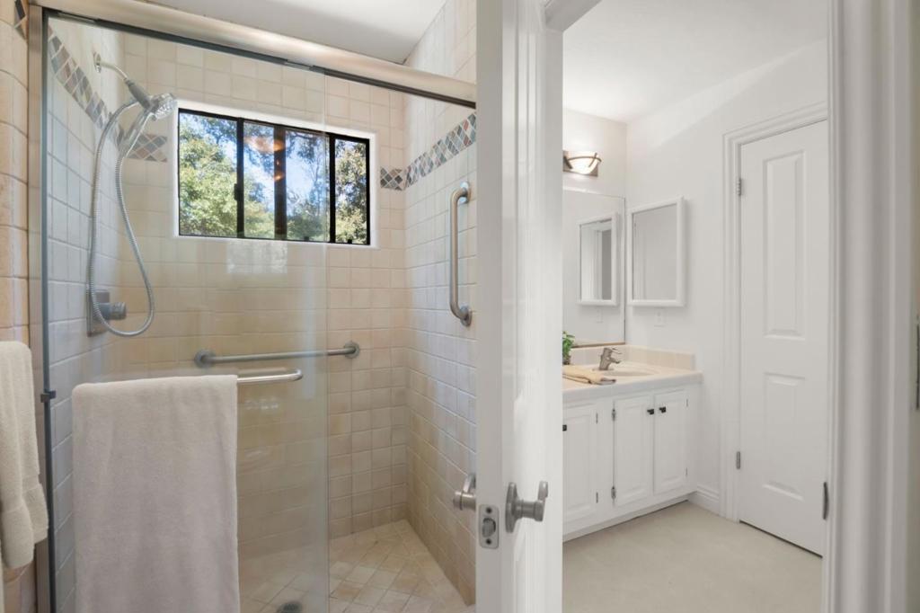 24635 Heather Heights Road Property Photo 21