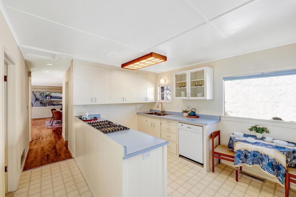 642 Cypress Street Property Photo 10