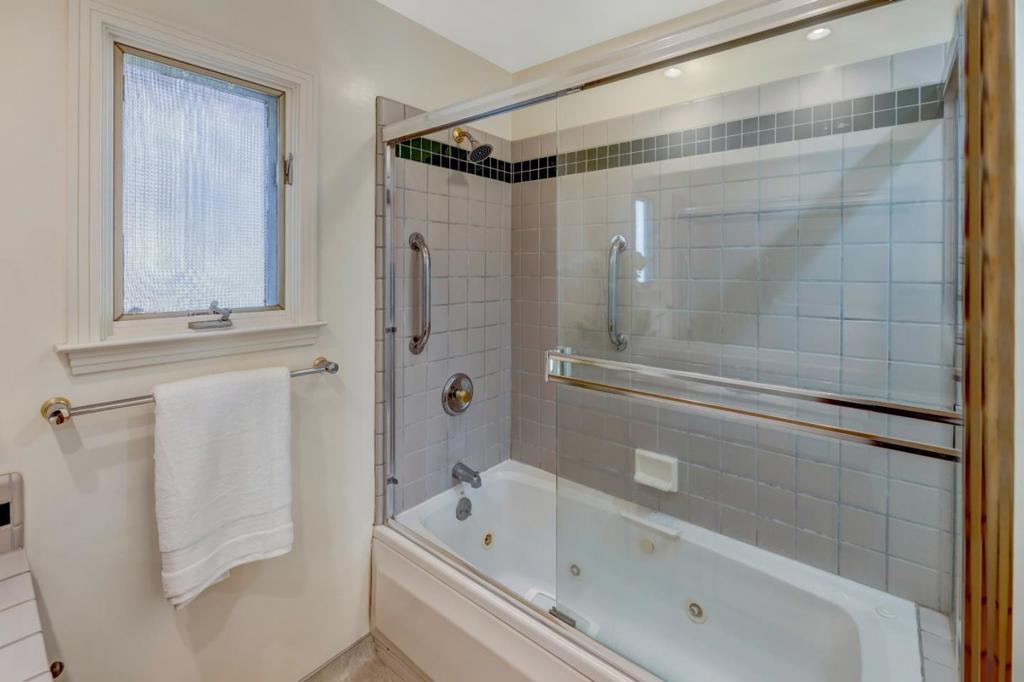 642 Cypress Street Property Photo 14