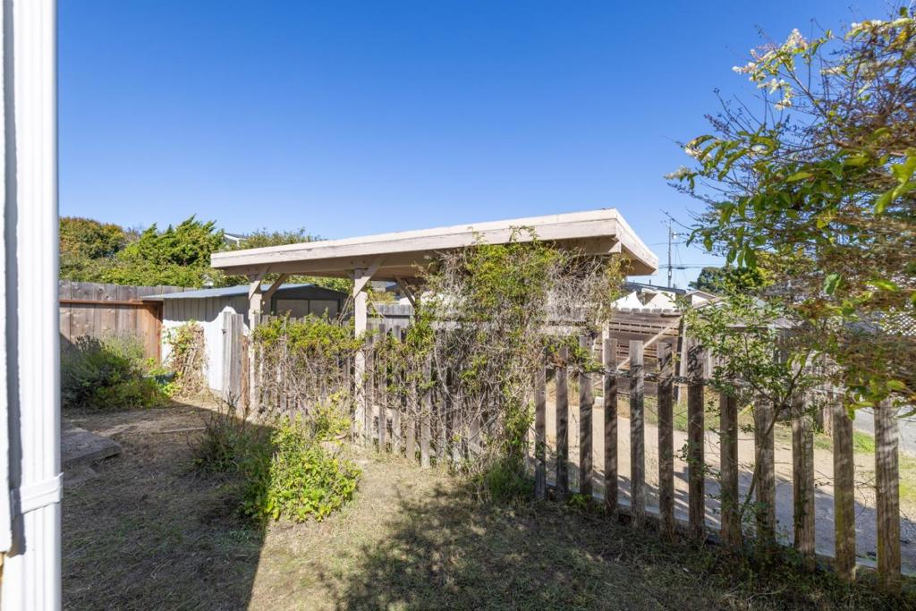 642 Cypress Street Property Photo 21