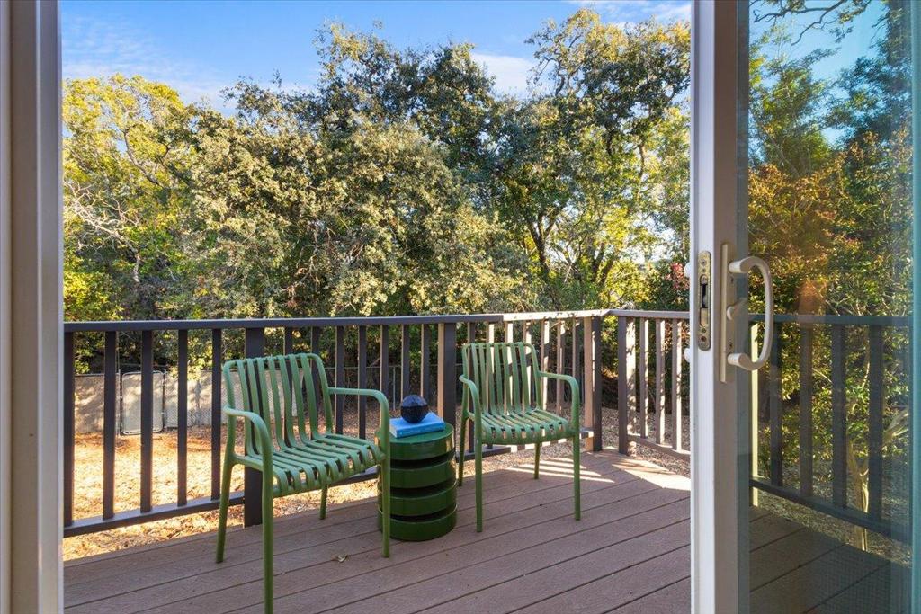 686 Wilson Avenue Property Photo 32