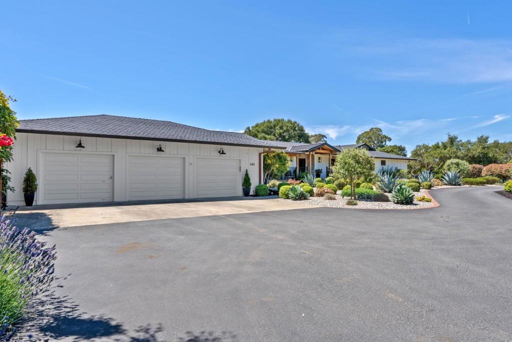 145 Coy Drive Property Photo 10