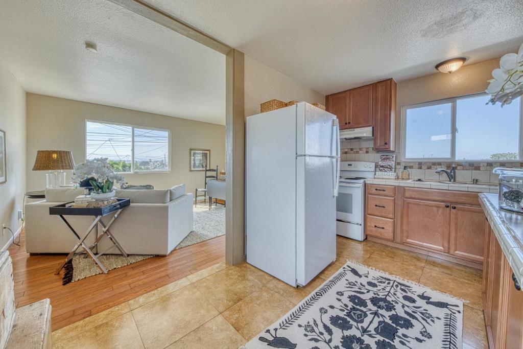 1696 Laguna Street Property Photo 4
