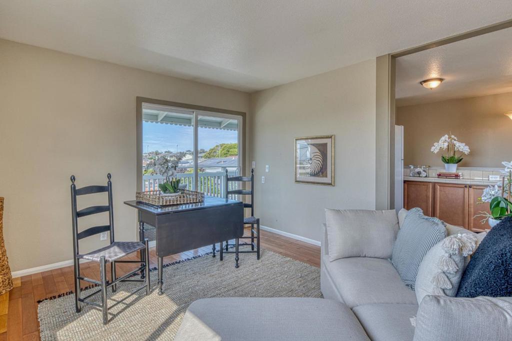 1696 Laguna Street Property Photo 8