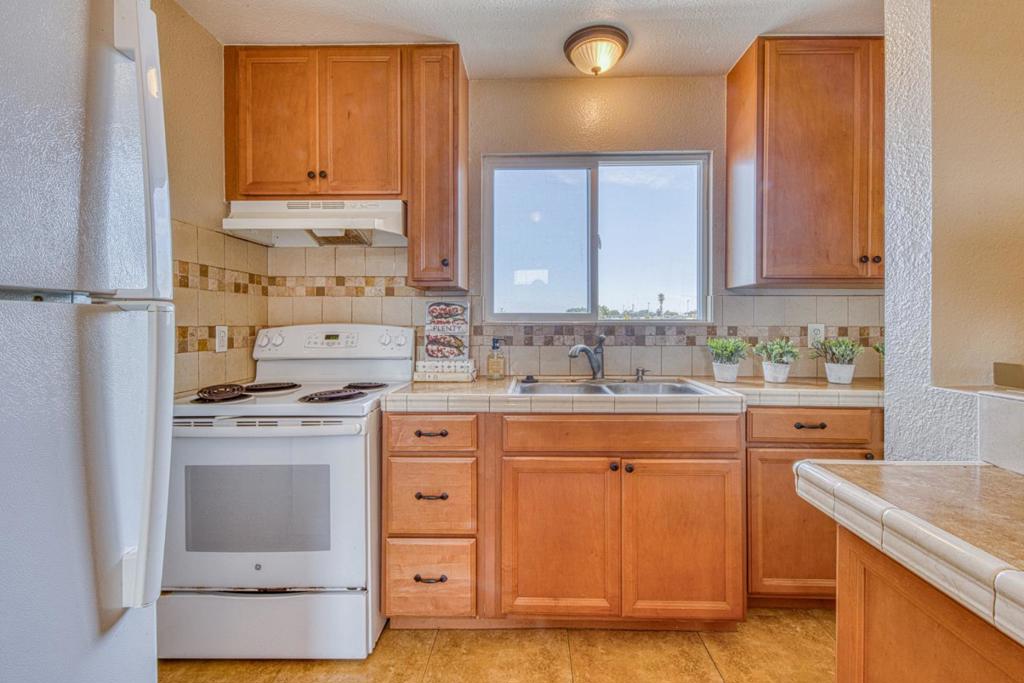 1696 Laguna Street Property Photo 9