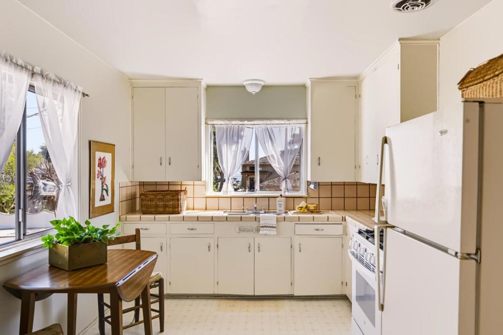 835 Pine Street Property Photo 8