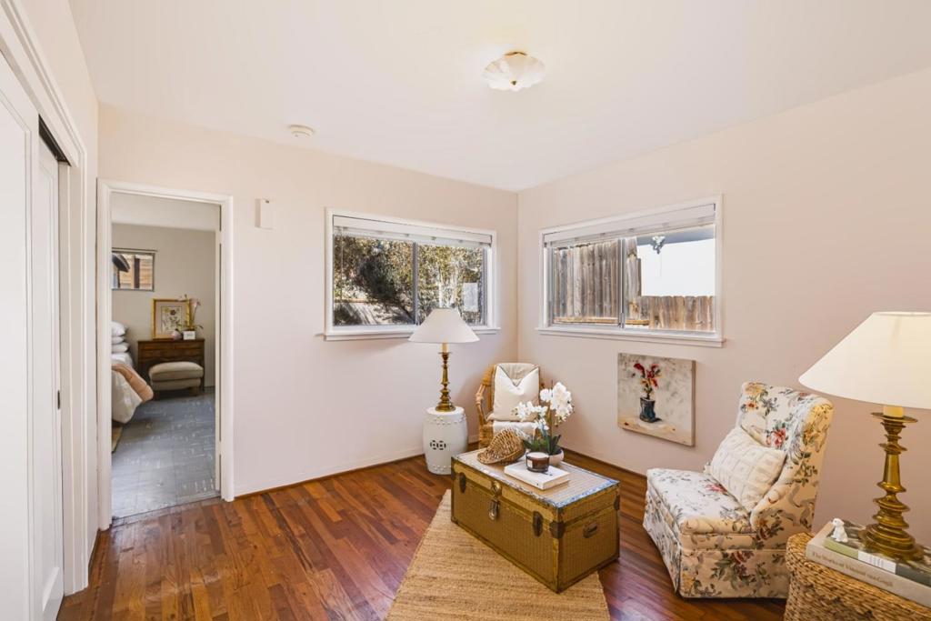 835 Pine Street Property Photo 18