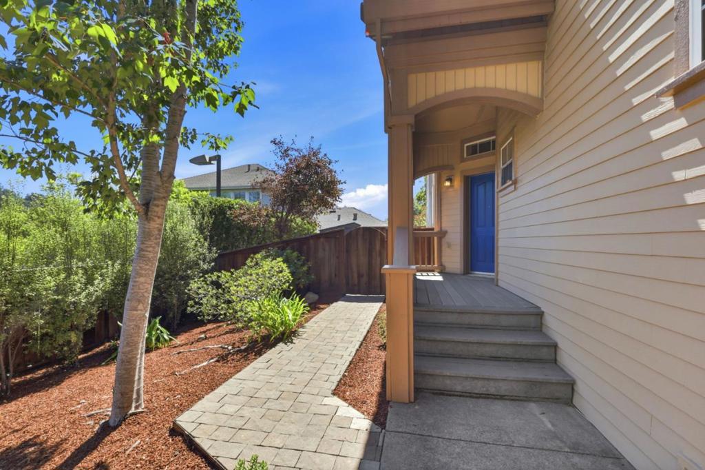 120 Kent Property Photo 4