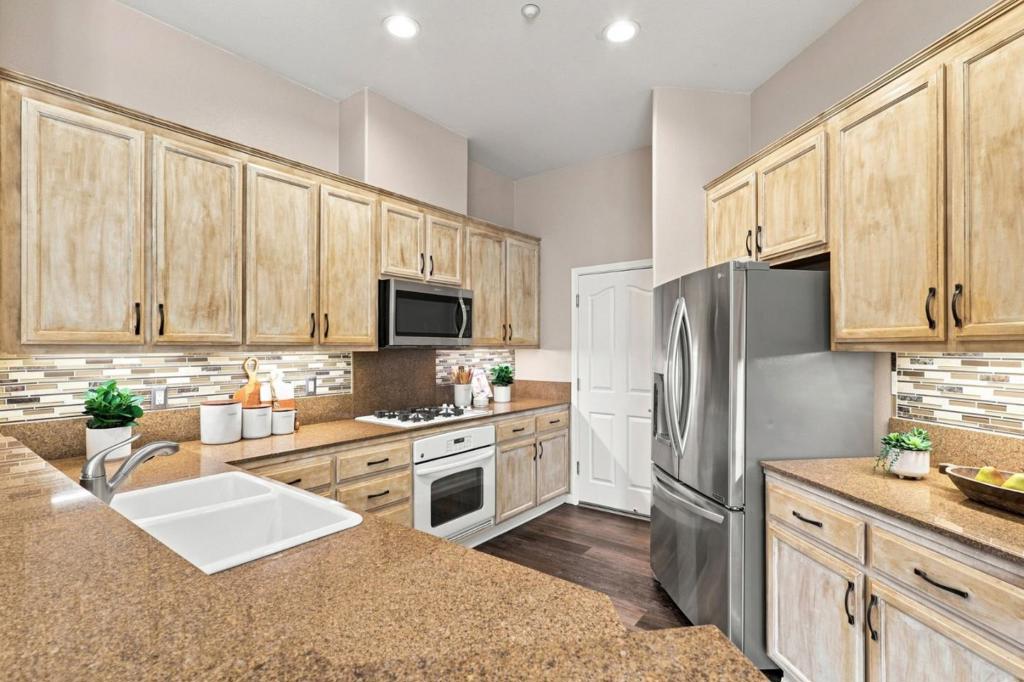 120 Kent Property Photo 14