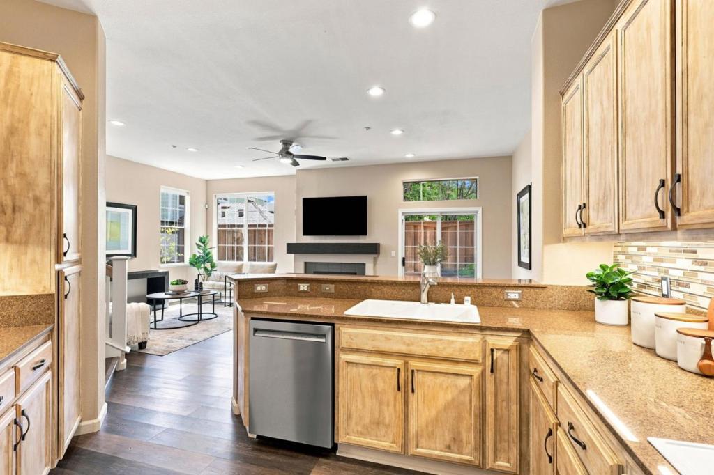 120 Kent Property Photo 15