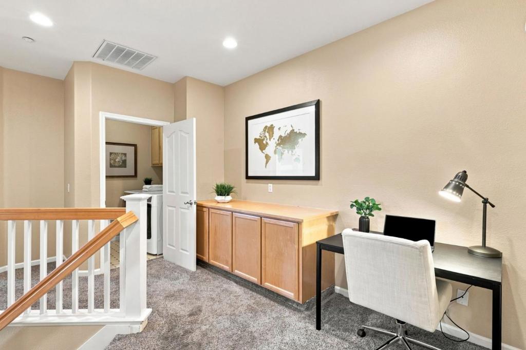 120 Kent Property Photo 26