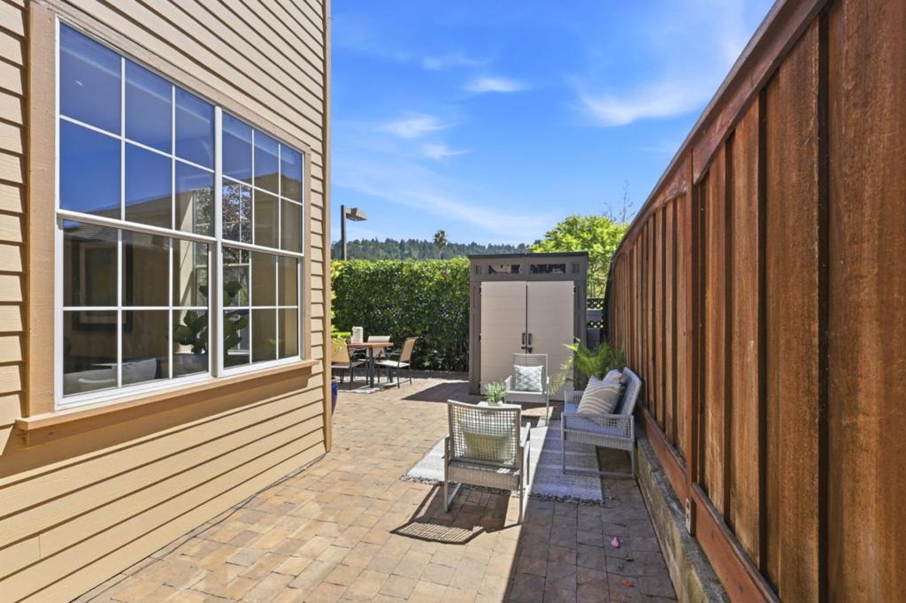 120 Kent Property Photo 36