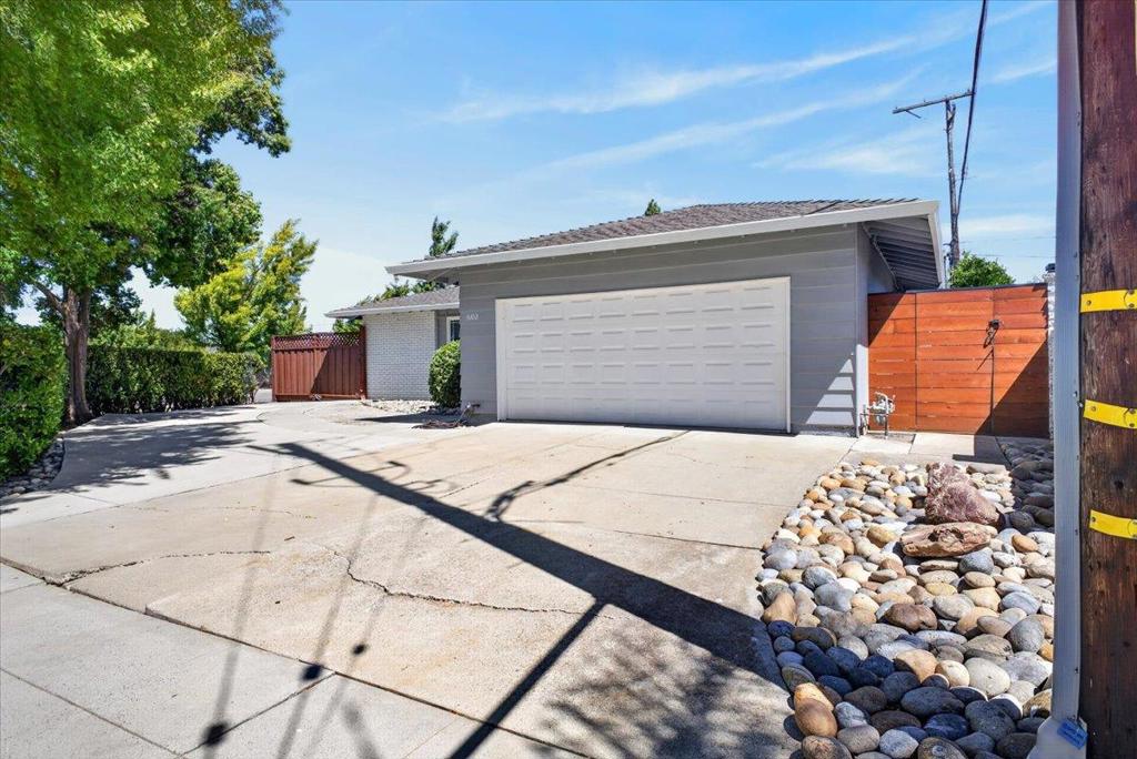 6102 Cahalan Avenue Property Photo 1