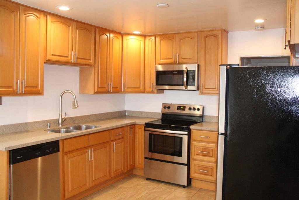 501 Bay Road Property Photo 4