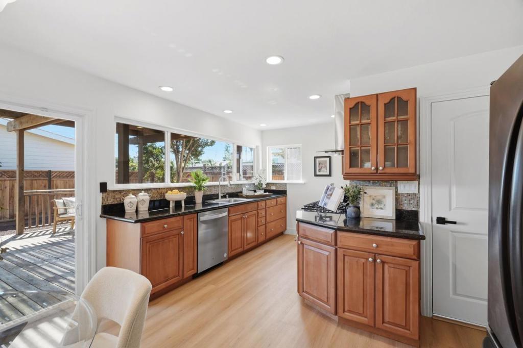15412 Woodard Road Property Photo 10