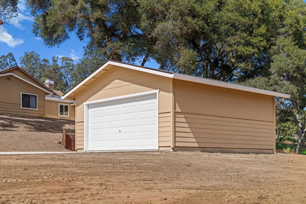 76857695 Pine Tree Property Photo 7
