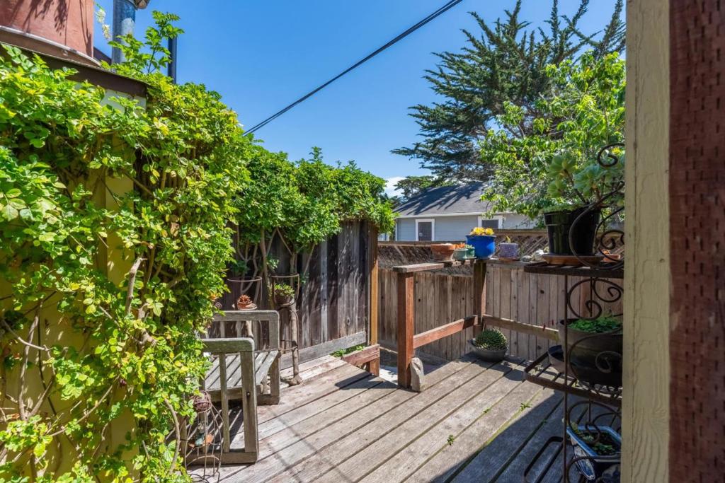 247 Belden Street Property Photo 37