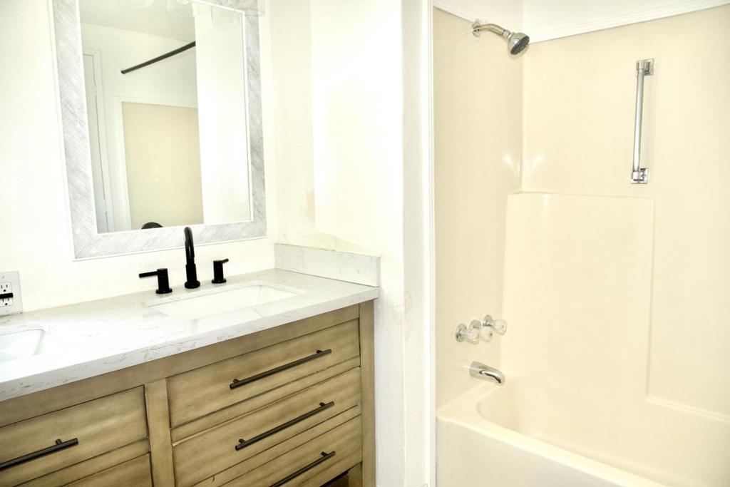 5505 W Tulare Avenue 314 Property Photo 9