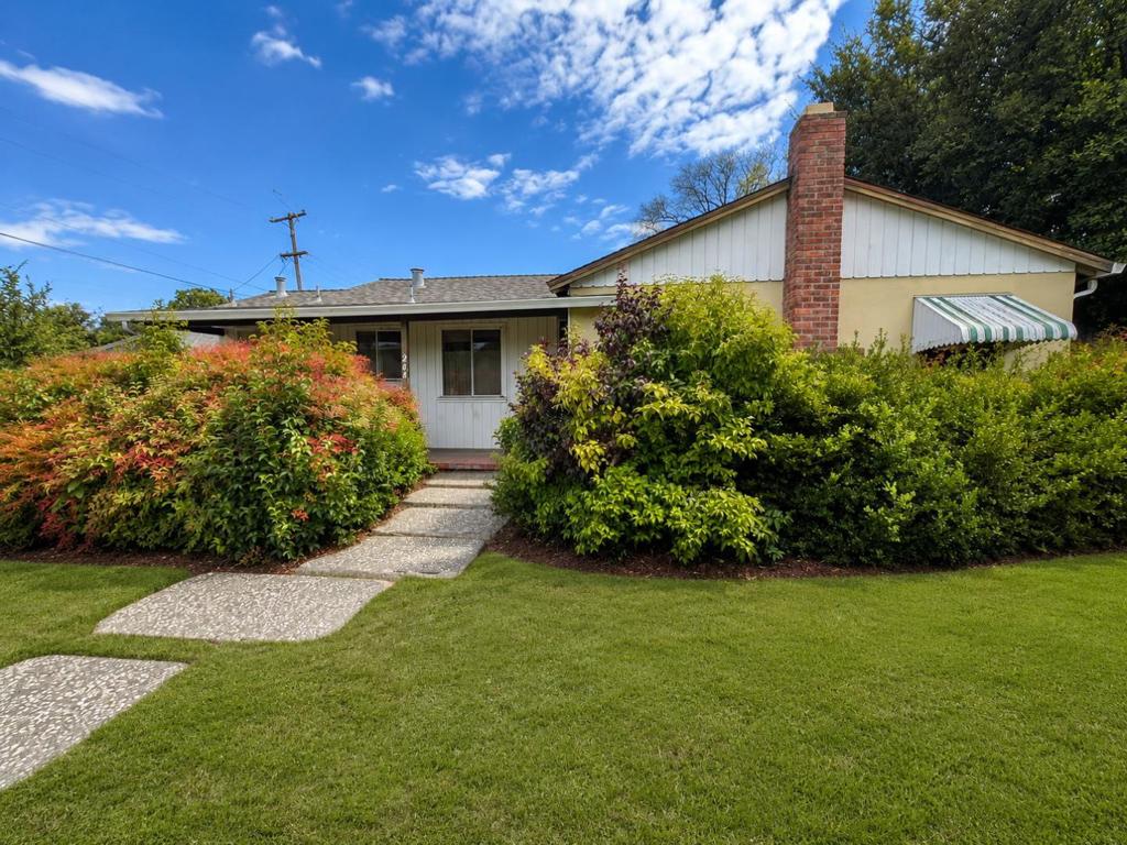 208 Kamson Way Property Photo 1