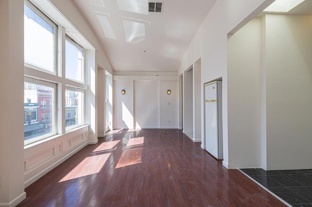 450 Broadway Property Photo 4