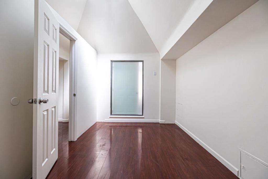 450 Broadway Property Photo 7