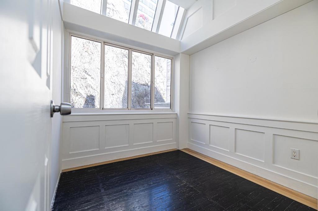 450 Broadway Property Photo 17