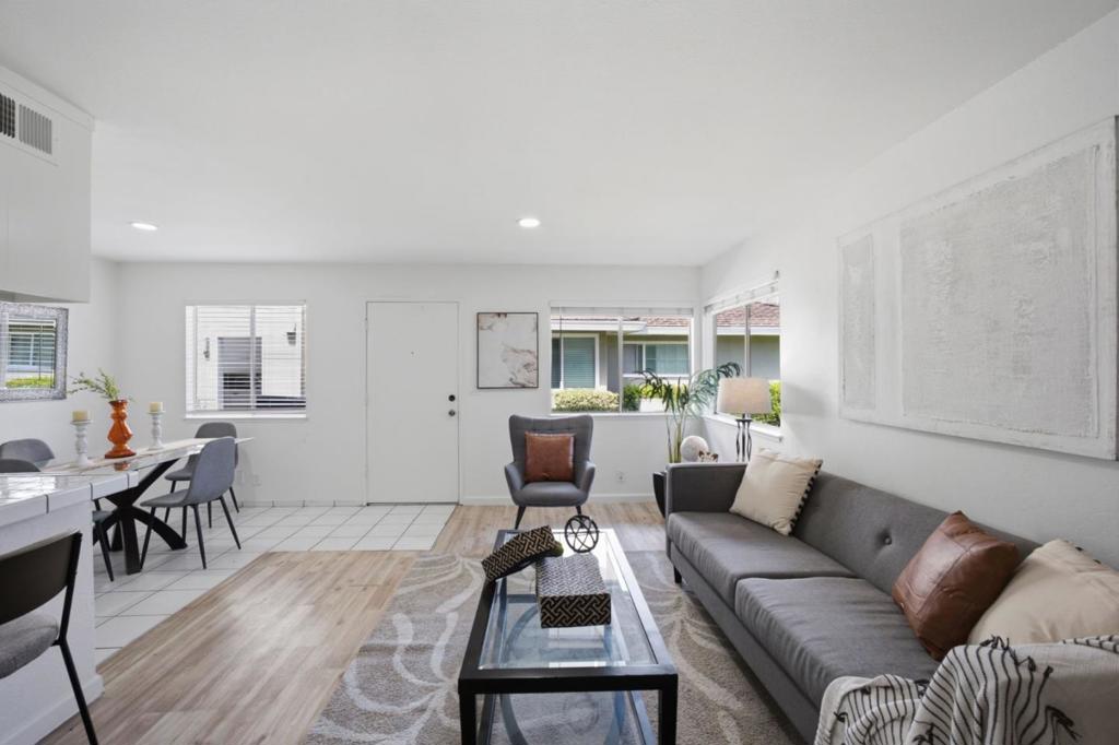 811 North Capitol Avenue 3 Property Photo 3