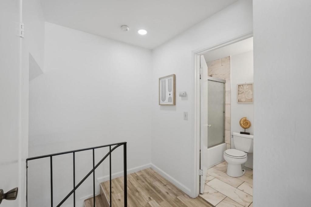 811 North Capitol Avenue 3 Property Photo 13