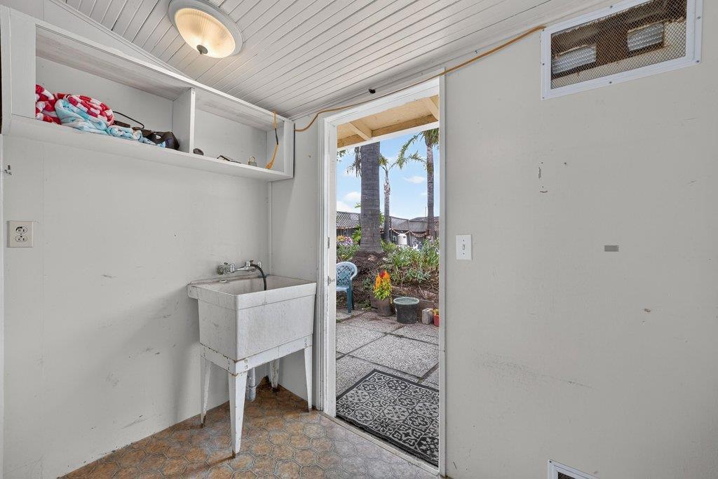 16 Stanford Street Property Photo 27